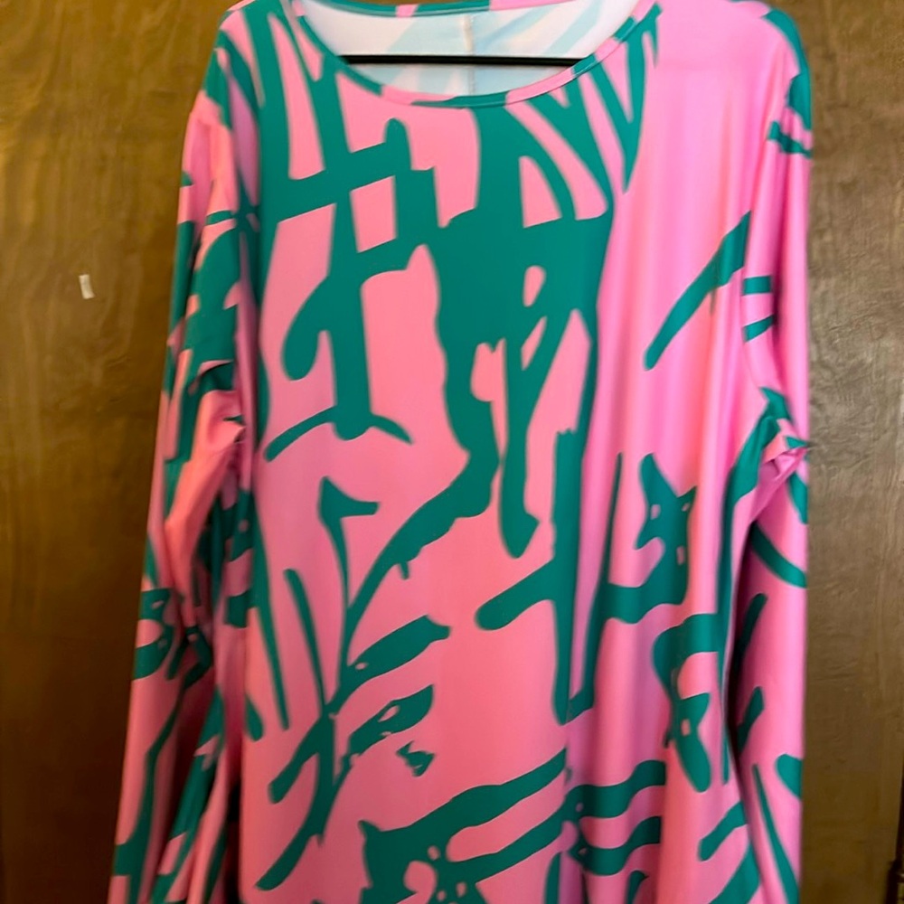 Pink and green dress that needs its pearls!!